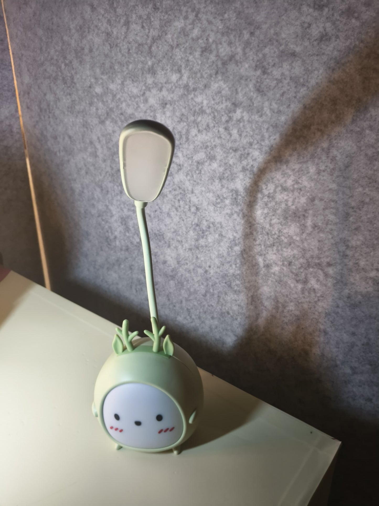 Sprout Buddy LED Desk Lamp