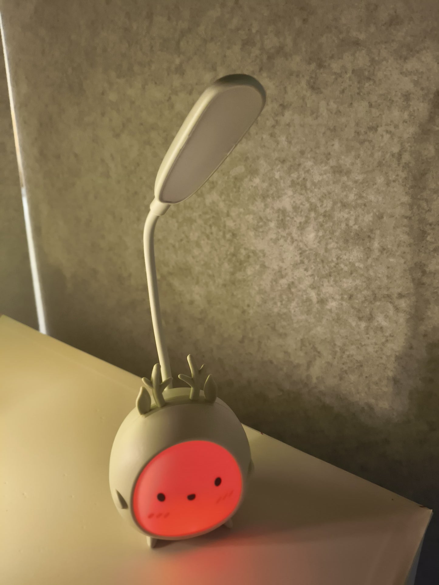 Sprout Buddy LED Desk Lamp